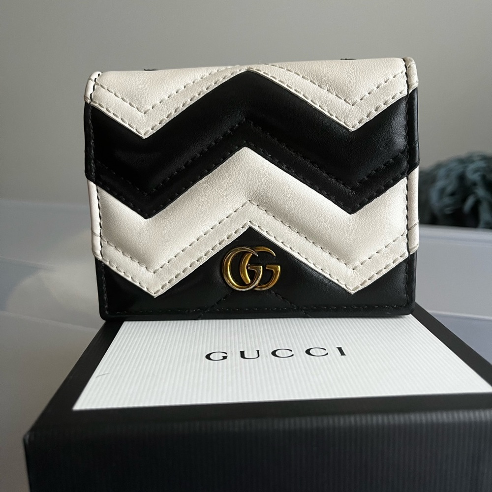 Gucci Black and White GG Marmont Matelassé Chevron Card Case Wallet